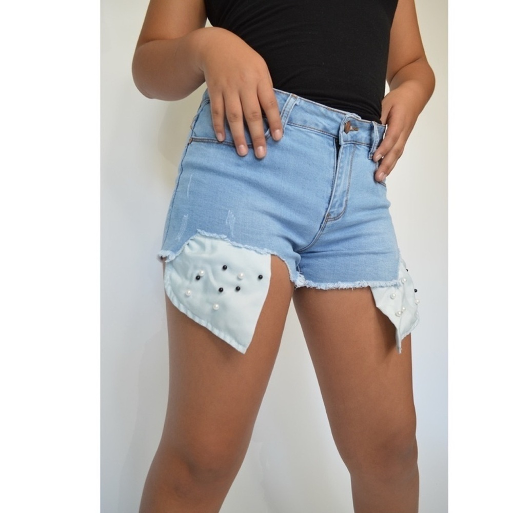 Authurna Denim Women Ripped Pearled Summer Party Shorts Size L